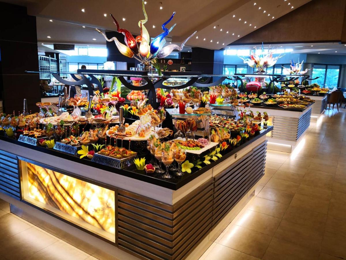 هتل لیماک لارا آنتالیا