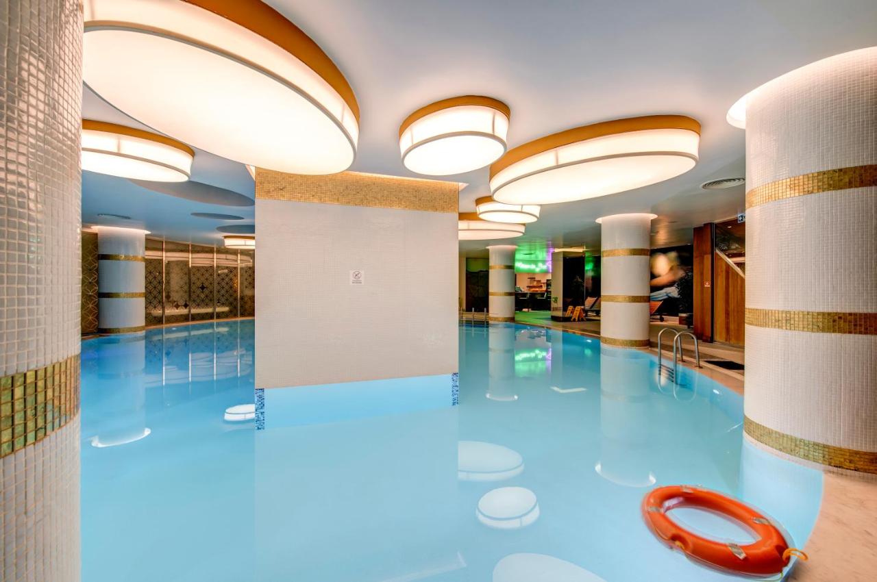 هتل الیسیوم تقسیم