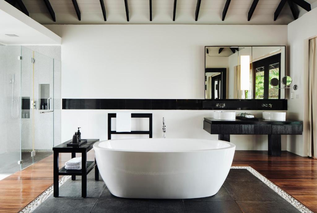 هتل نوکو مالدیو